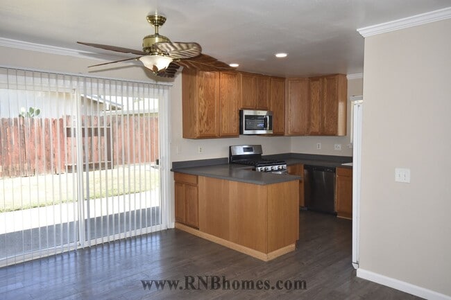 Building Photo - 5578 Coronado Way
