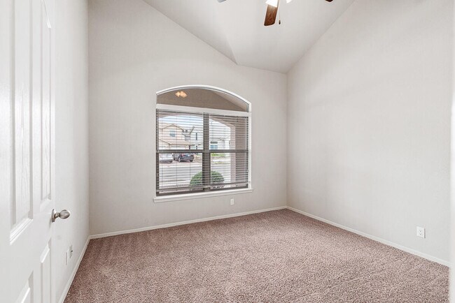 Building Photo - 11100 Bullseye St