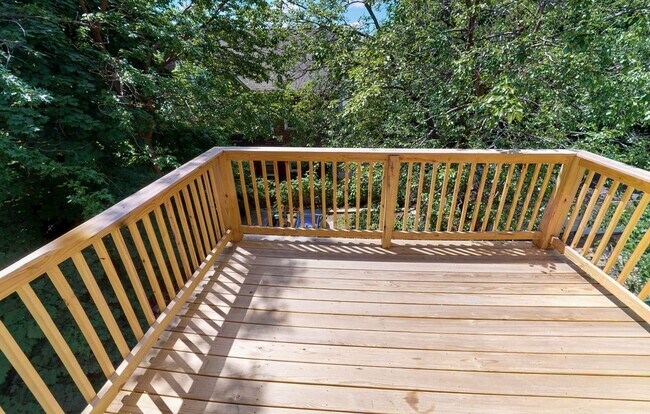 Building Photo - Beautiful Two Bedroom Apartment For Rent