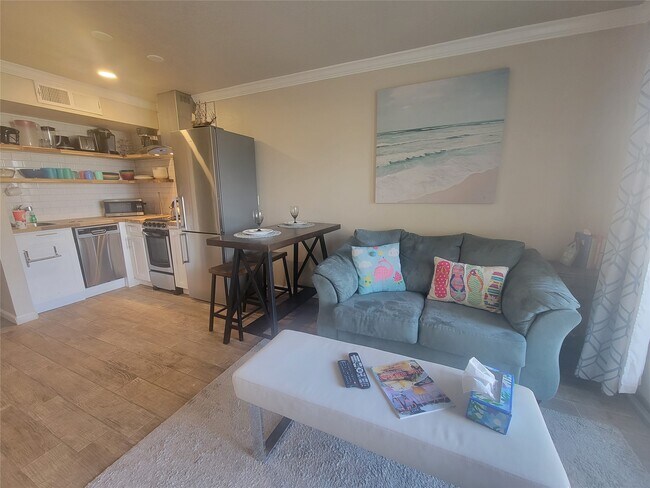 Building Photo - 6300 Seawall Blvd