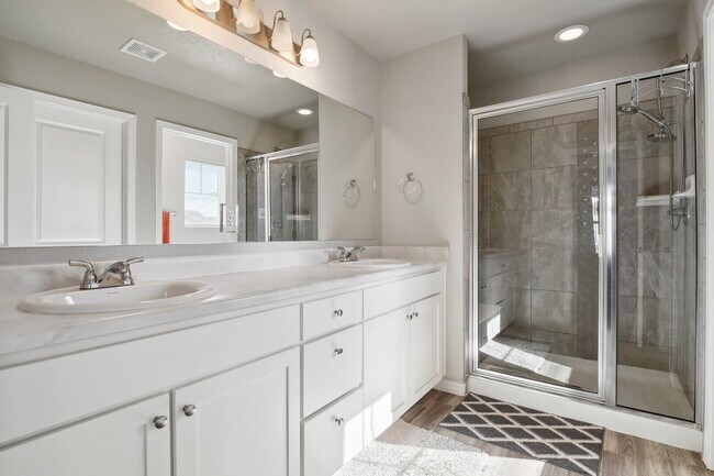 Building Photo - Modern 3-Bedroom Home for Rent in Chapel H...