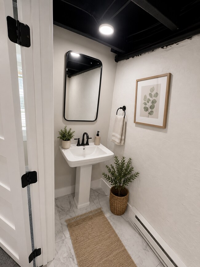 Building Photo - Beautiful 3-Bedroom Home with Historic Charm