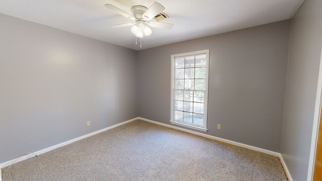 Building Photo - Roomy 3/2, quiet neighborhood/Lawncare inc...