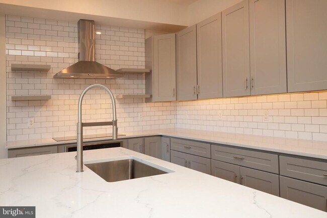 Building Photo - 71 S Main St