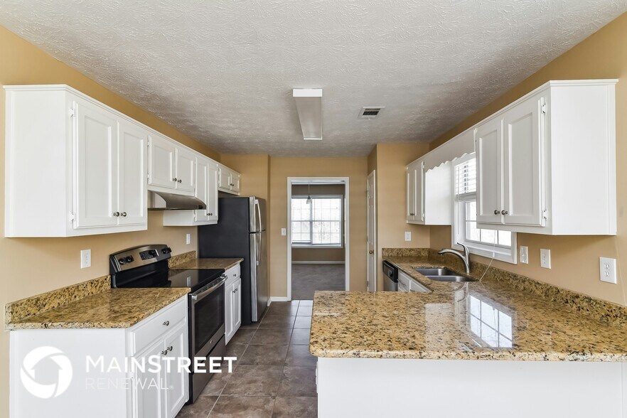 Building Photo - 1545 Royale Castle Dr