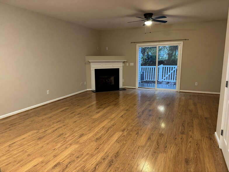 Building Photo - 2207 Bankshill Row