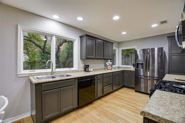 Building Photo - 7615 Rockpoint Dr