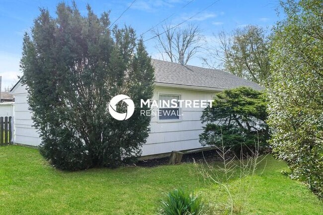 Building Photo - 3 Bedroom Pet-Friendly Home in LOUISVILLE, KY with Main Street Renewal