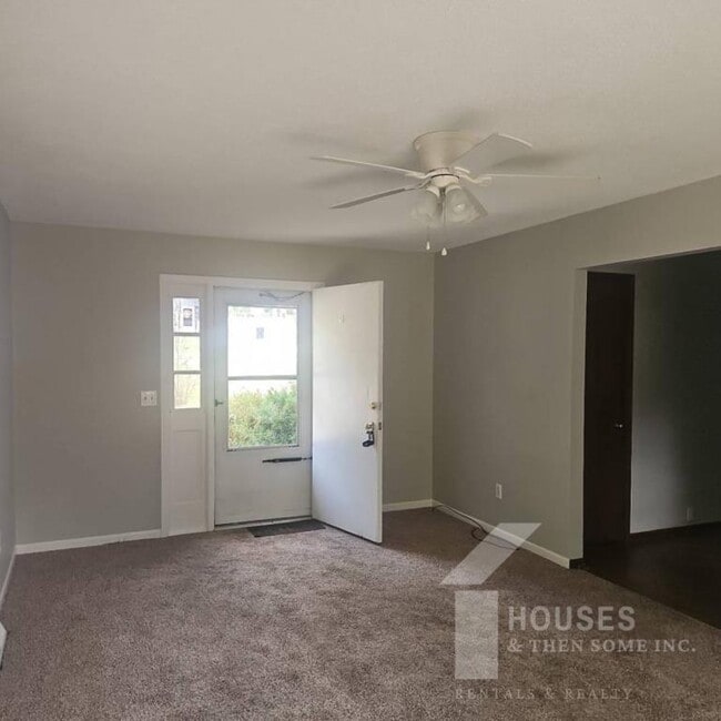 Building Photo - 130 Ashdown Dr