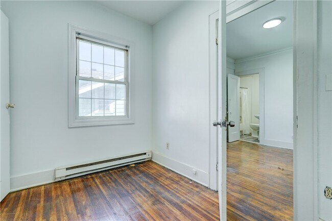 Building Photo - 85 Mapledale St