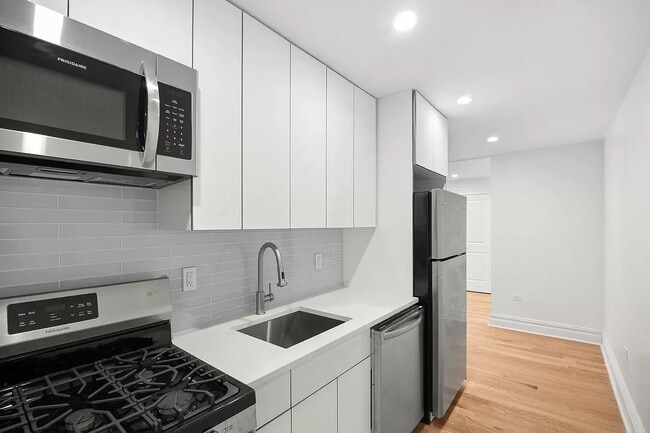 Building Photo - 97-25 64th Ave