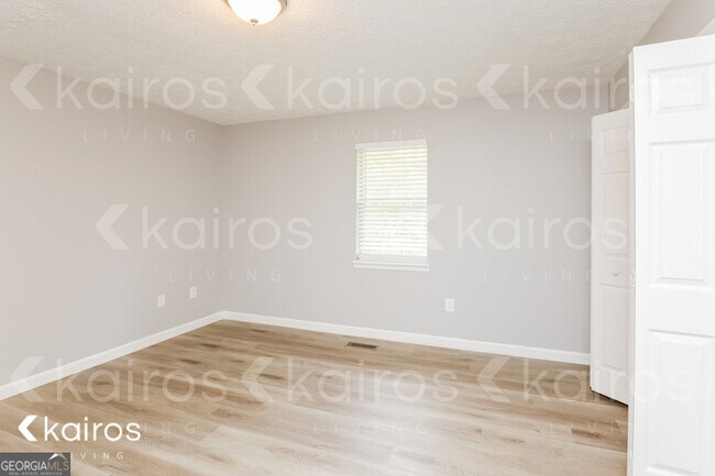 Building Photo - 155 Fawn Dr