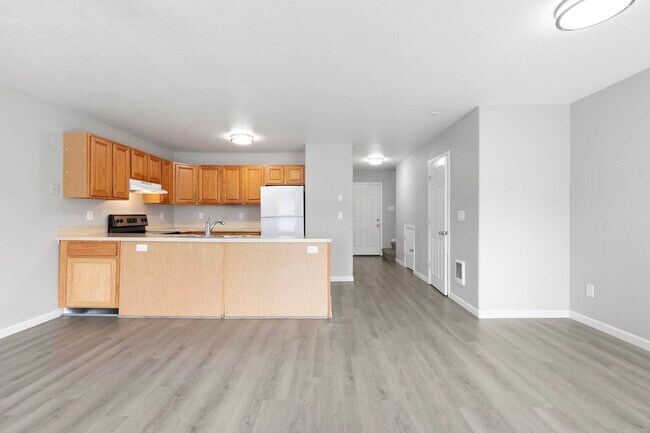 Building Photo - Fantastic 3-Bedroom, 1.5-Bath Duplex With ...