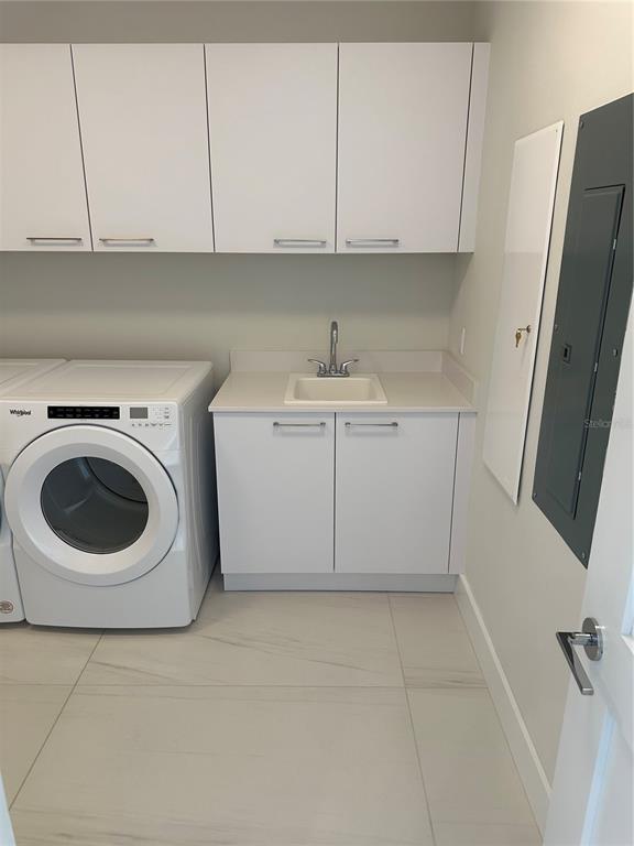 Building Photo - 275 1st Ave S