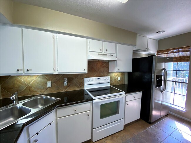 Building Photo - 751 Bering Dr