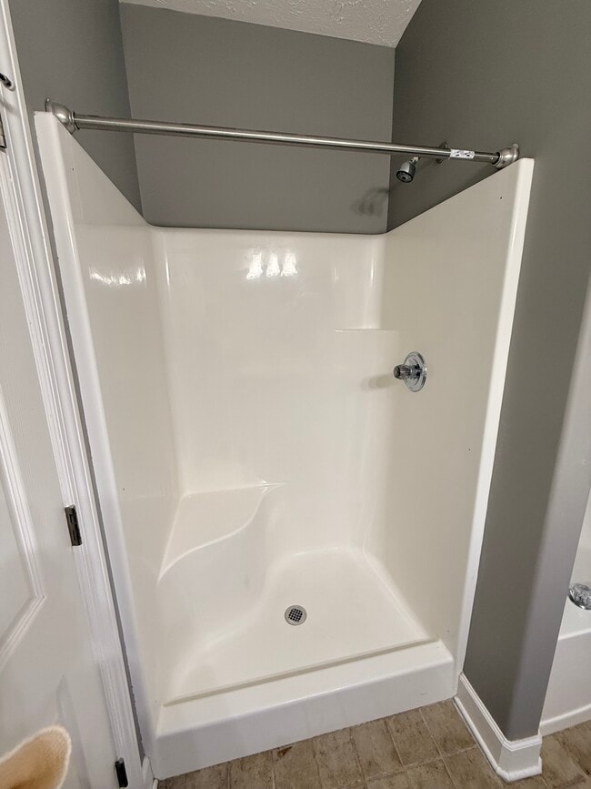 Building Photo - 129 Thoroughbred Way