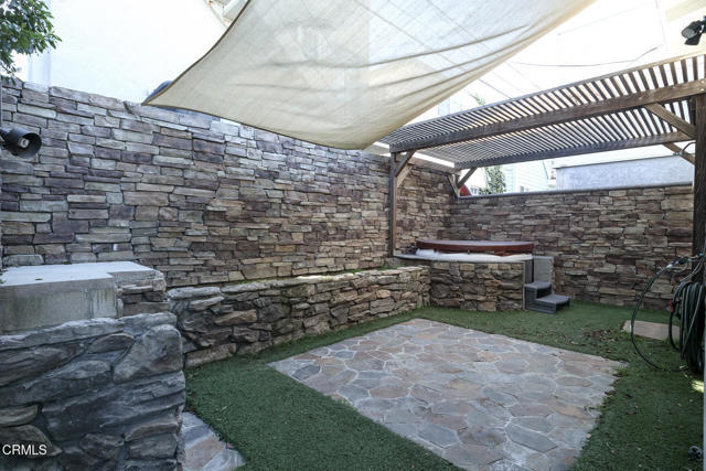 Building Photo - 288 Cahuenga Dr