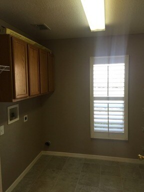 Building Photo - Avalon Park: 3 Bedroom, 2.5 Bath, 2 Car Garage Townhome