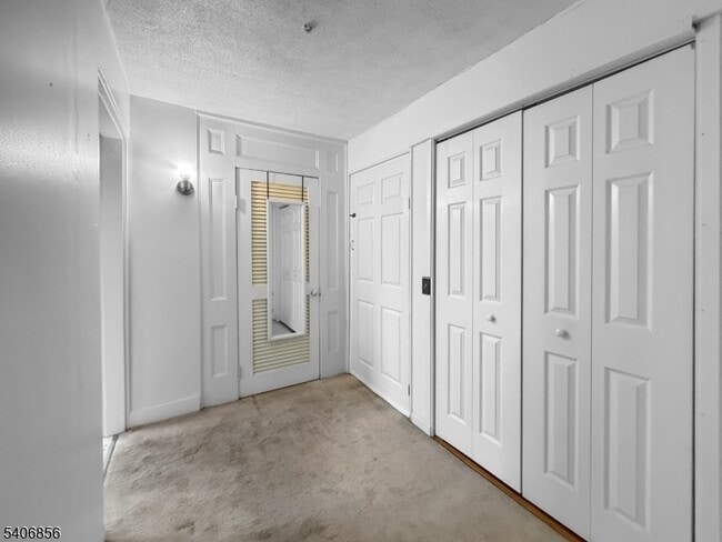 Building Photo - 416 Front St