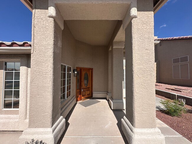 Building Photo - UPGRADED SINGLE STORY HOME WITH 4 BEDS, 2....