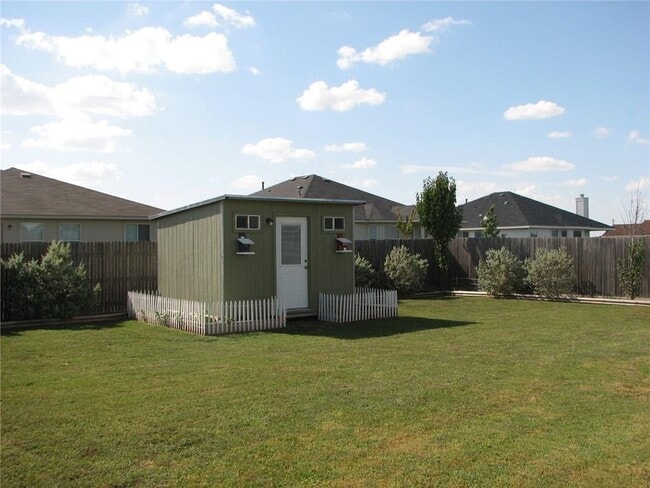 Building Photo - 123 Bayliss St