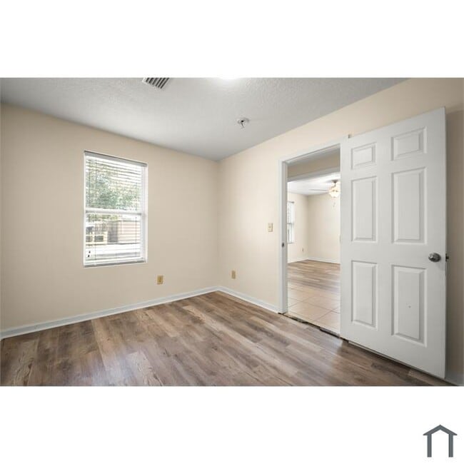 Building Photo - 12716 Gillespie Ave