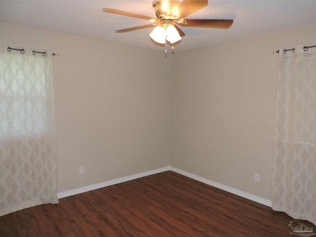 Building Photo - 1020 Sagebrush Trail