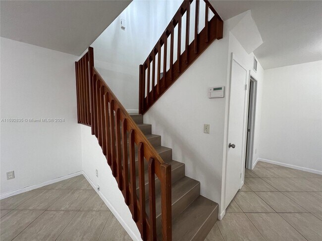 Building Photo - 773 SW 120th Way