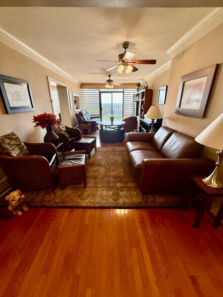 Building Photo - 7701 Wurzbach Rd