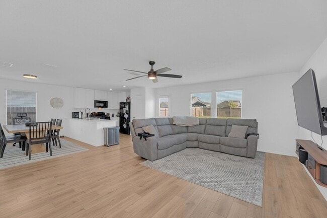 Primary Photo - 2324 Willkomen Wy