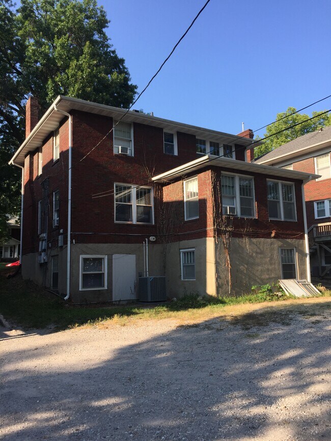 Back of 1403 University Ave - 1403 University Ave