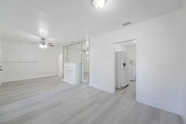 Primary Photo - 1250 NW 43rd St