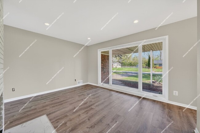 Building Photo - Rare Rental Opportunity! Fully Renovated 3-bedroom, 2-bath Brick Ranch in Farmington Hills!