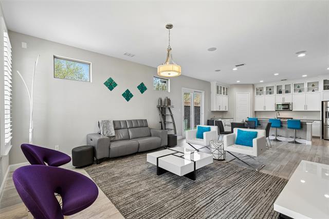 Building Photo - 628 Club Dr
