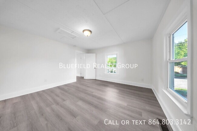 Building Photo - 217 Norris St