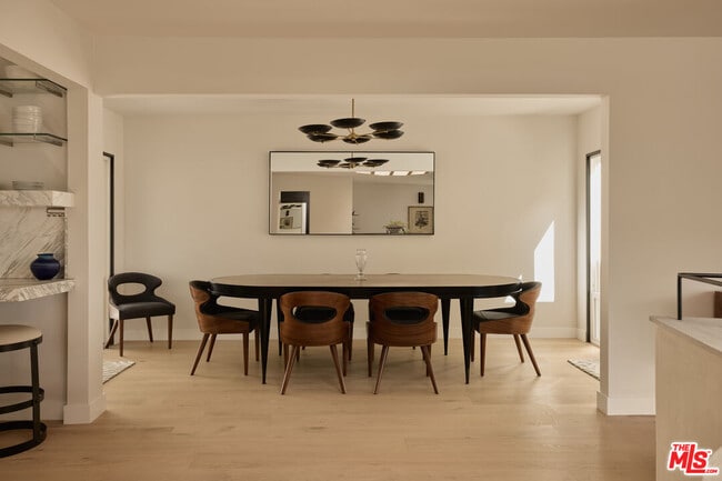 Building Photo - 8593 Hollywood Blvd