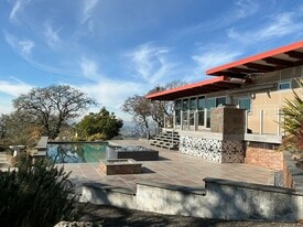 Building Photo - 1000 Warrington Rd