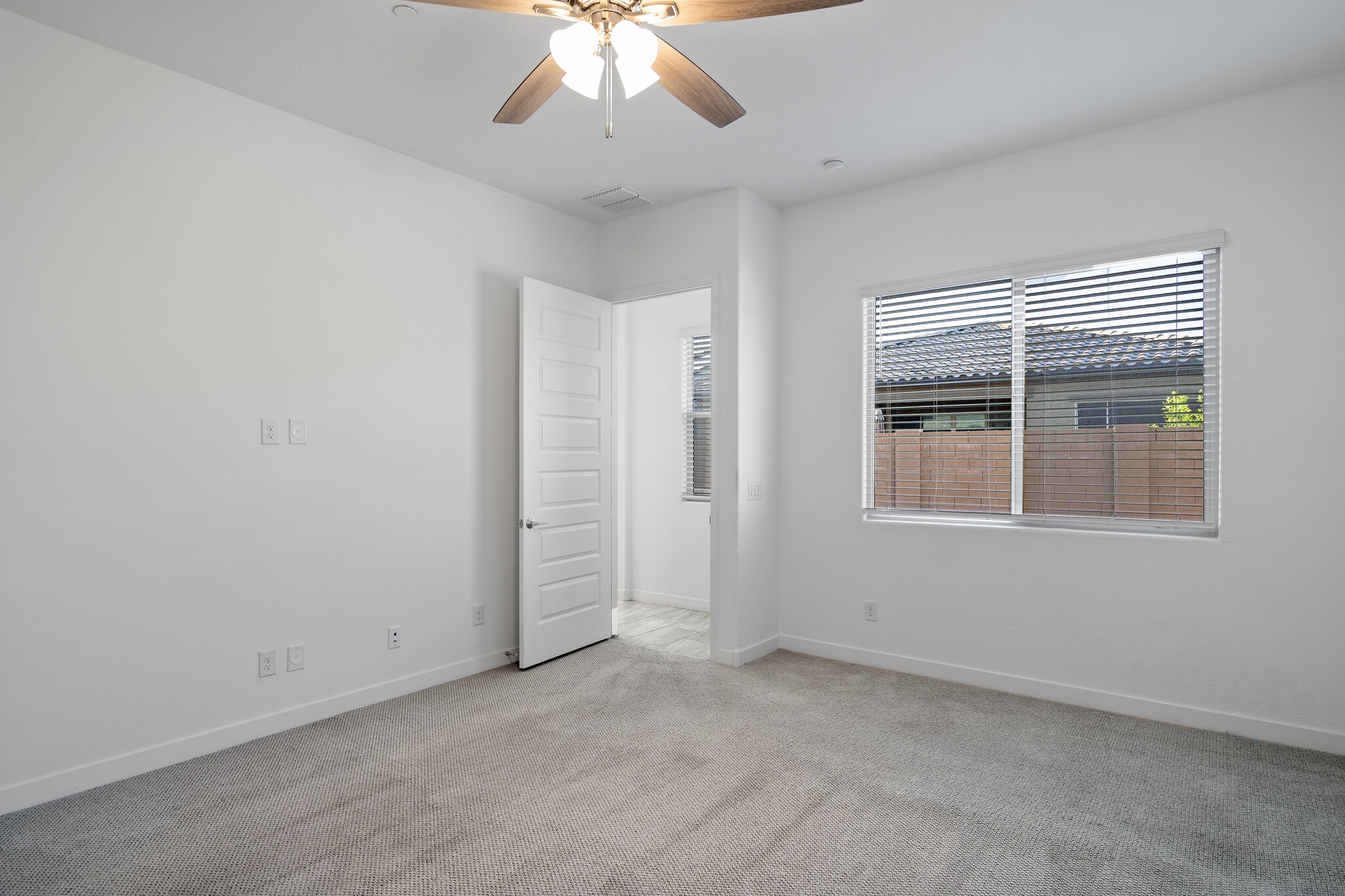 Building Photo - 9738 E Tiburon Ave