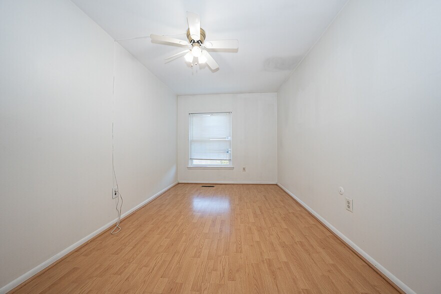 Building Photo - 765 N Ringgold St