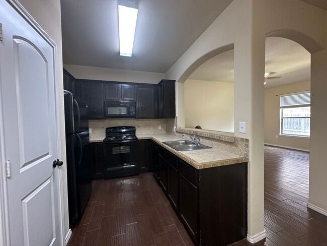 Building Photo - 304 Rosalie Dr