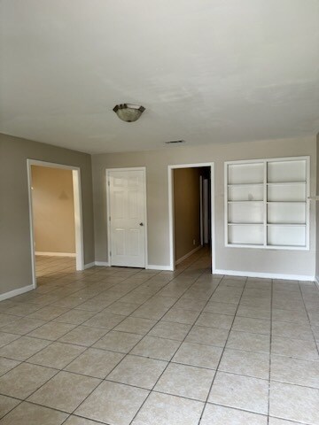 Building Photo - 735 Brinwood Ave