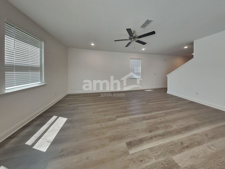 Building Photo - 1119 Livengood Wy