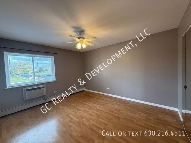 Building Photo - 834 College Blvd