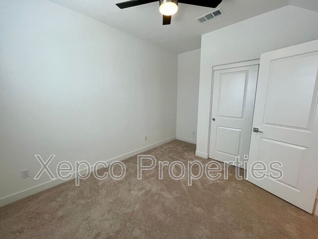 Building Photo - 41425 Penn Dr