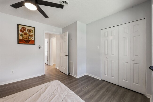 Building Photo - 621 Idlewood Ln