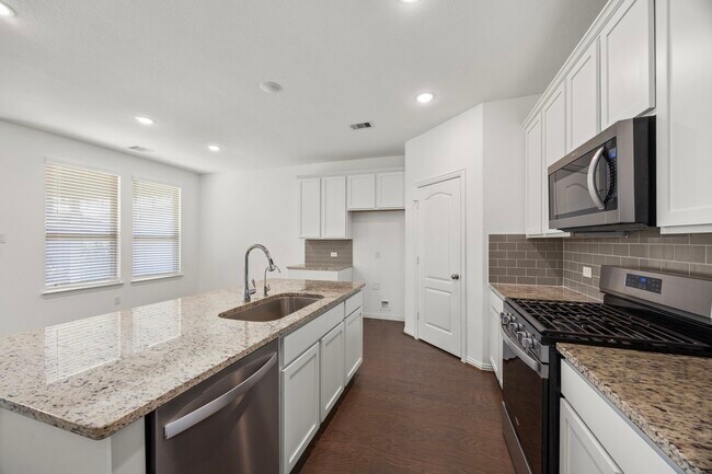 Building Photo - 31319 Horseshoe Meadow Bend Ln