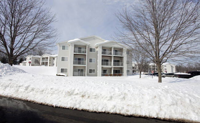 Building Photo - Spring Manor
