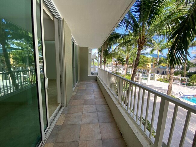 Building Photo - 700 E Boynton Beach Blvd