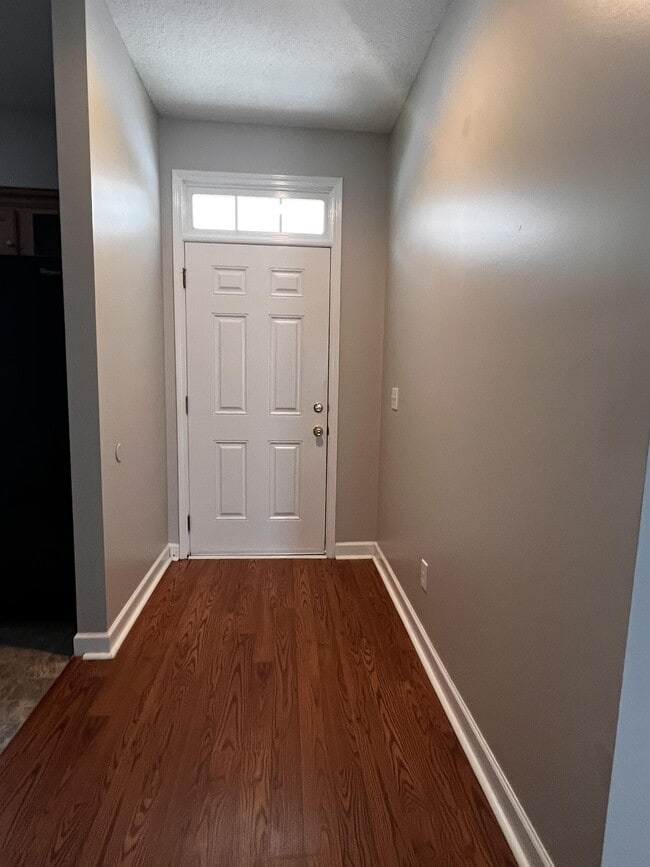 Building Photo - 708 Tattnall Dr