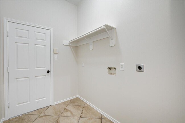 Building Photo - 6106 Grand Glen Ct